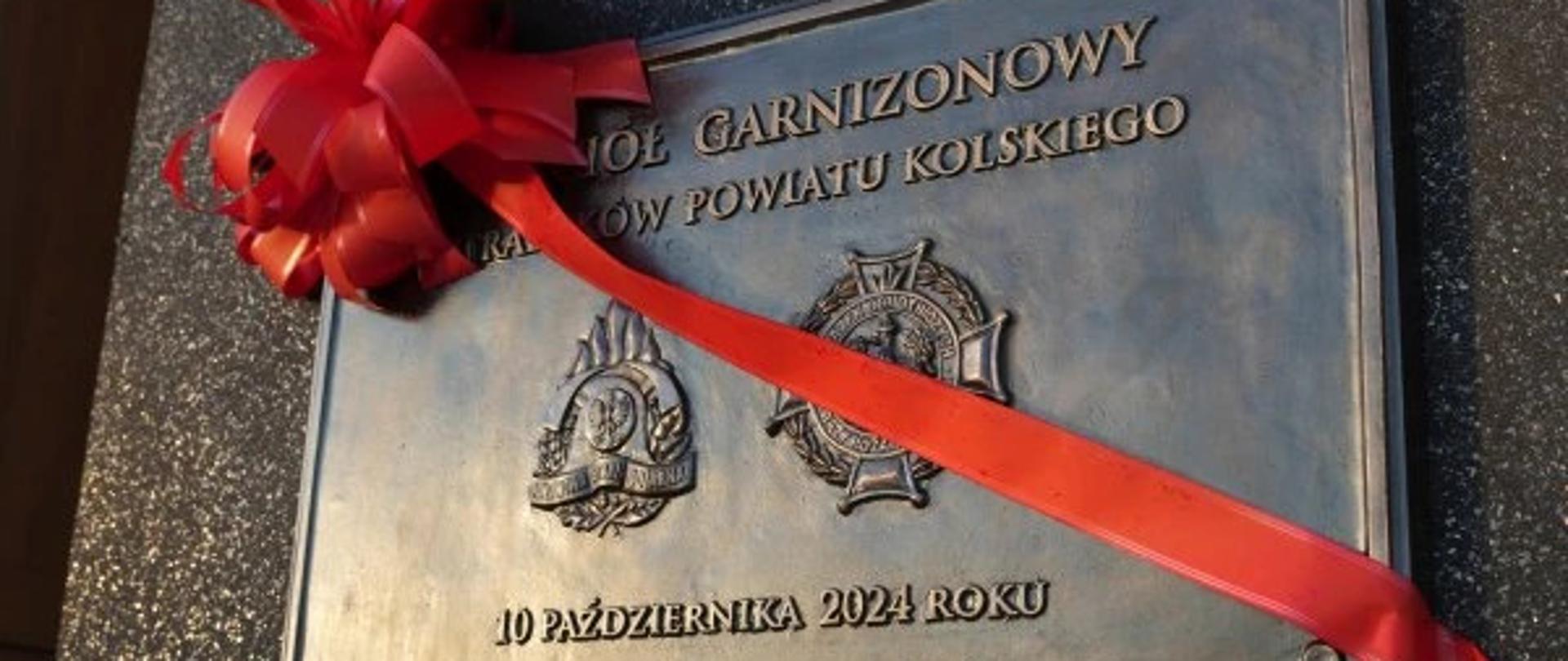 Zdjęcie przedstawia tablicę pamiątkową