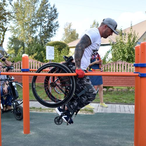 Akrobacje na placu sportowym w Lidzie 2 Fot Sergei Gapon for UNDP Belarus