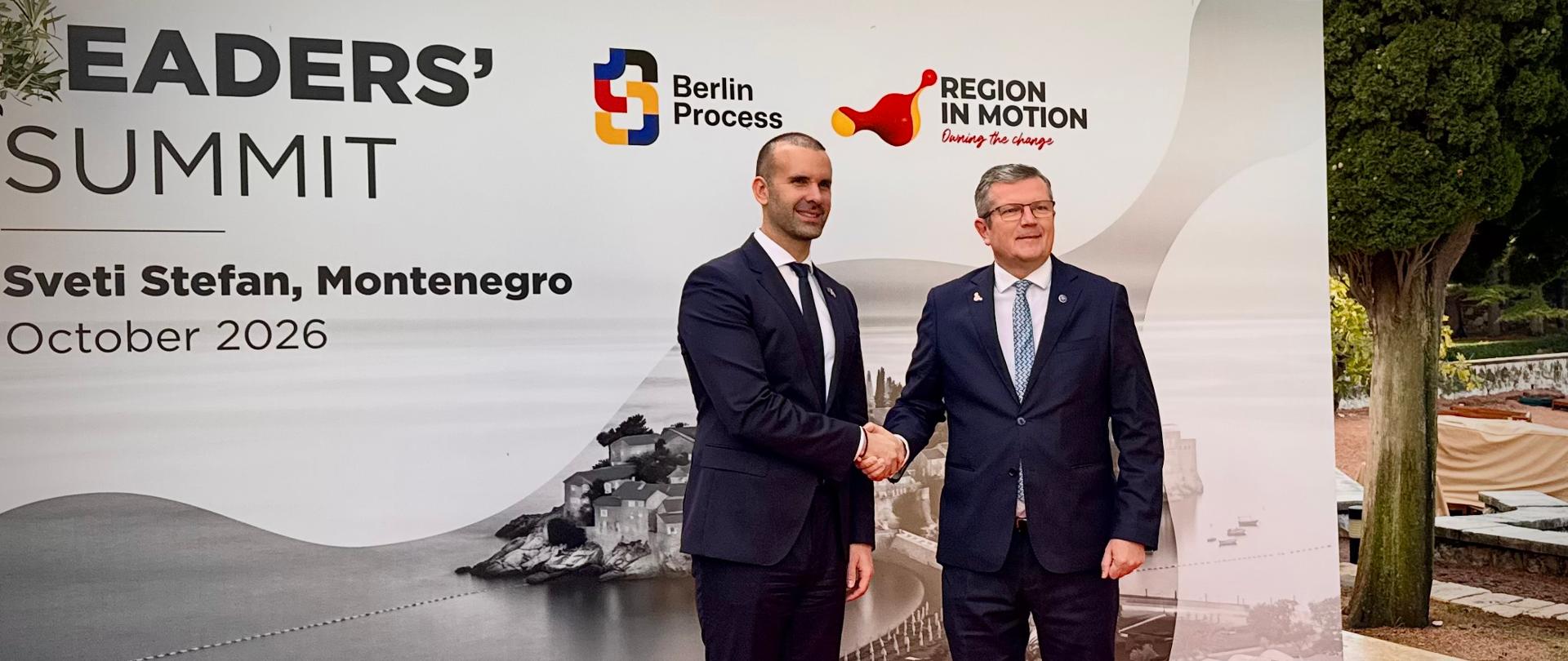 Uścisk dłoni Sekretarza Stanu Marcina Bosackiego