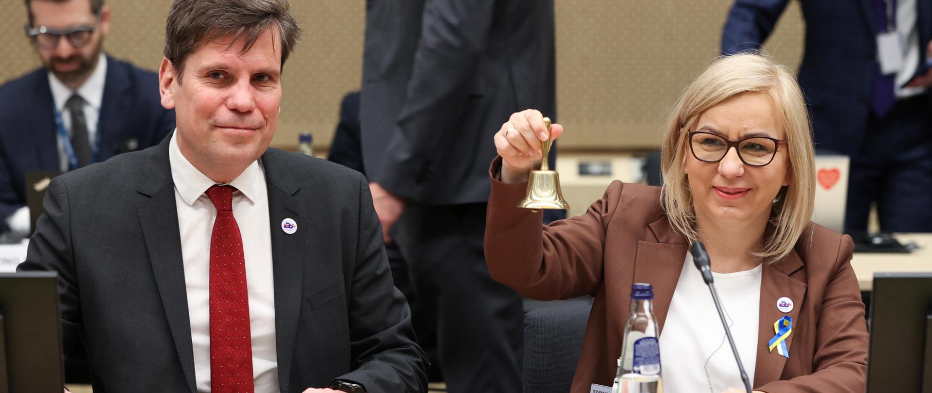 17 marca 2025 w ramach polskiej prezydencji w Radzie Unii europejskiej, ministra Paulina Hennig-Kloska przewodniczyła w Brukseli posiedzeniu Rady ds. Energii (TTE).