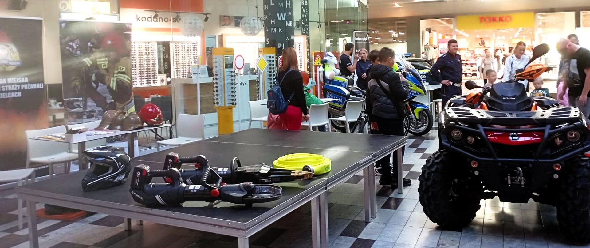 Zdjęcie przedstawia stoisko Komendy Miejskiej Państwowej Straży Pożarnej w Kielcach.