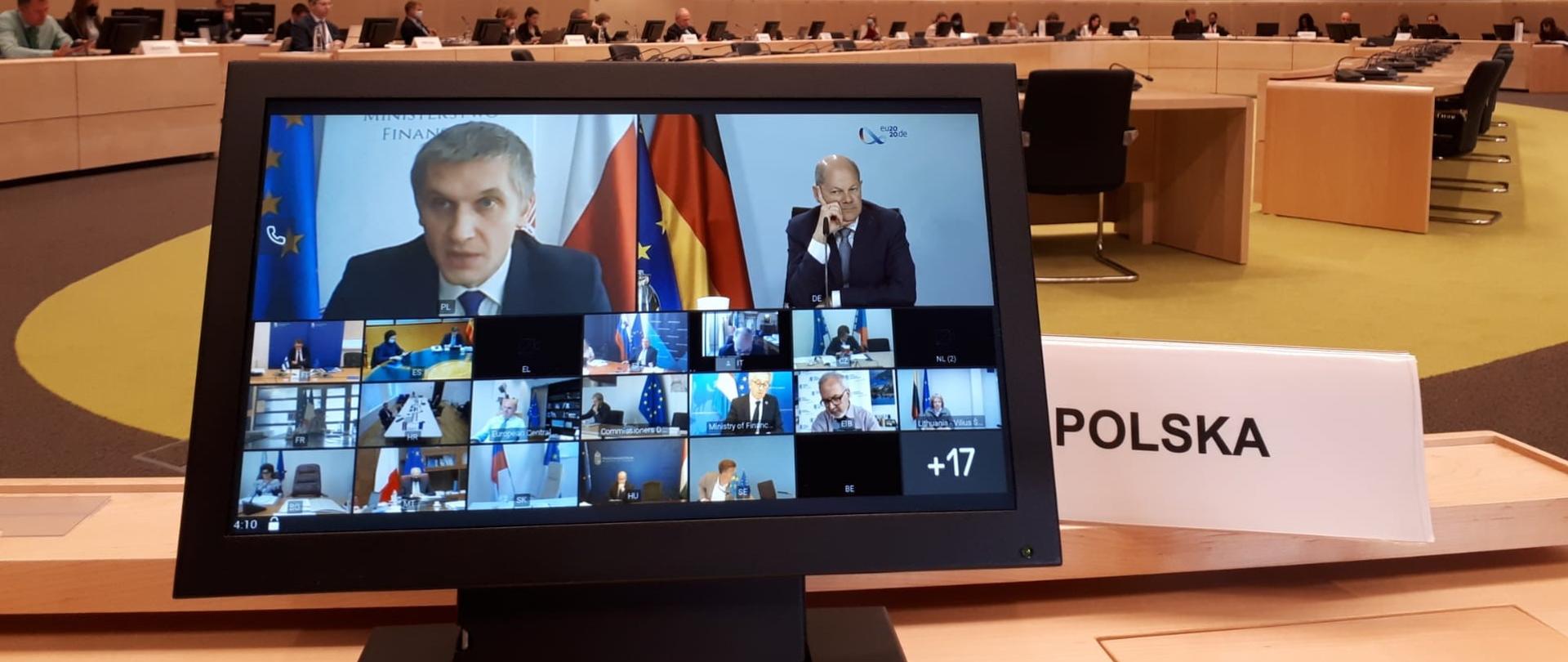 Minister Nowak przemawia podczas spotkania ECOFIN