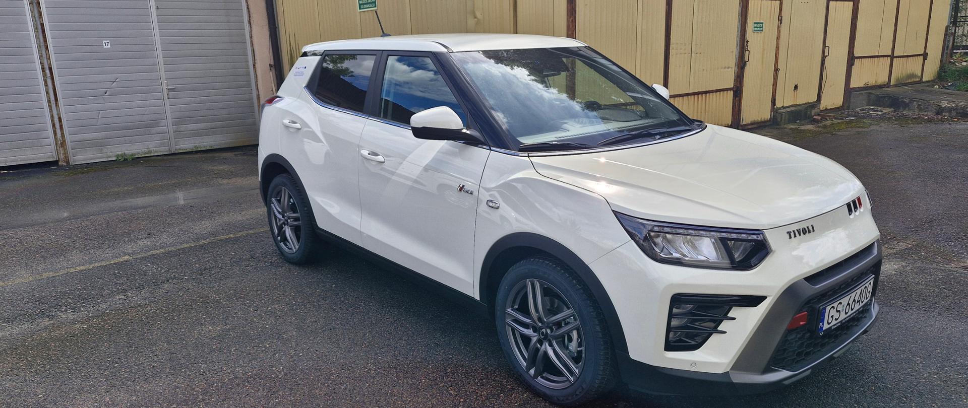 pojazd osobowy firmy KGM TIVOLI 