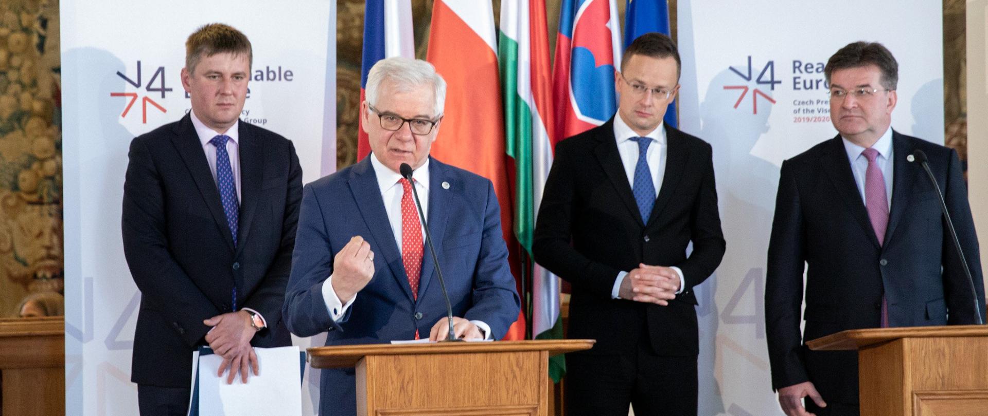 Minister Jacek Czaputowicz na spotkaniu ministrów spraw zagranicznych państw Grupy Wyszehradzkiej
