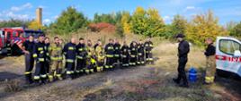 Zdjęcie przedstawia strażaków biorących udział w ćwiczeniach gminnych.
