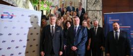 Zajednička slika veleposlanika država članica EU s premijerom RH A.Plenkovićem
