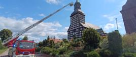 samochód strażacki kosciół, zieleń, 