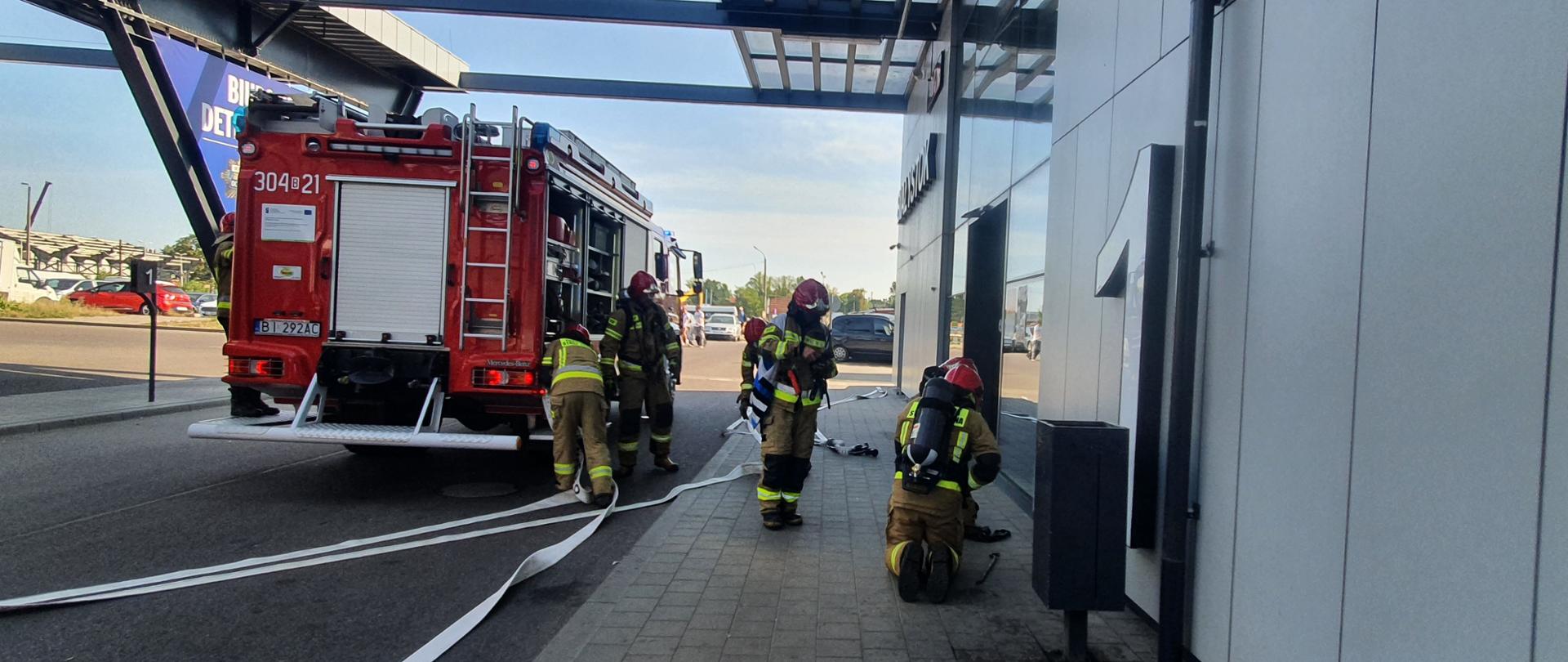 Ćwiczenia na terenie dworca PKS Nova w Białymstoku