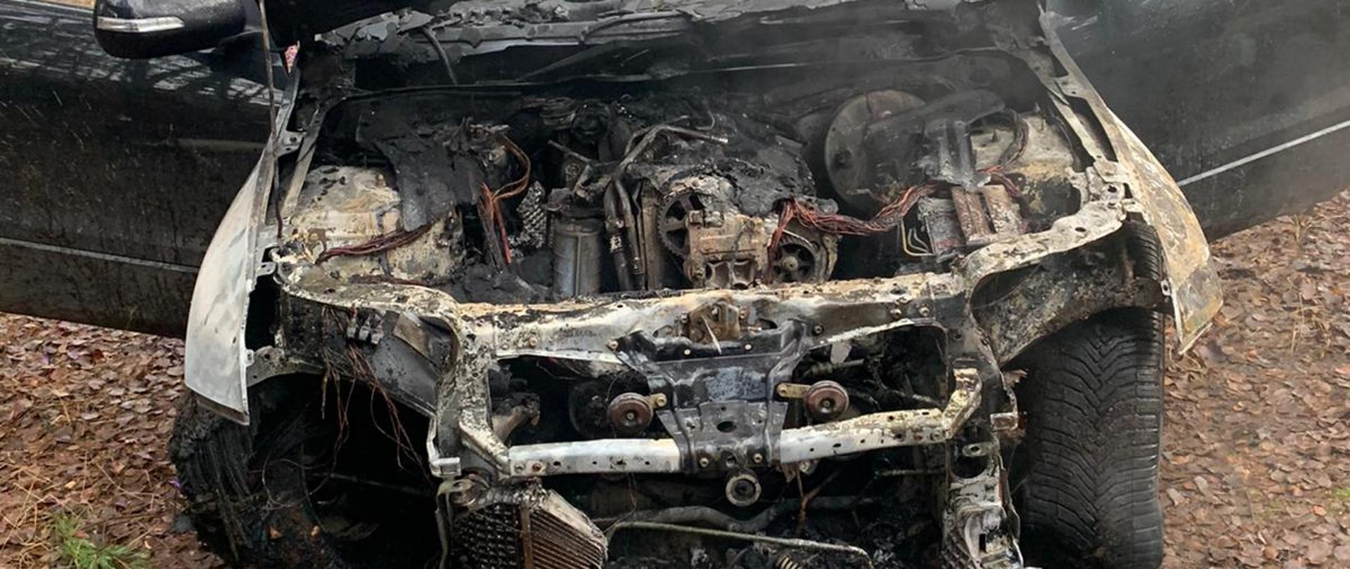 Na zdjęciu widać spaloną komorę silnika 