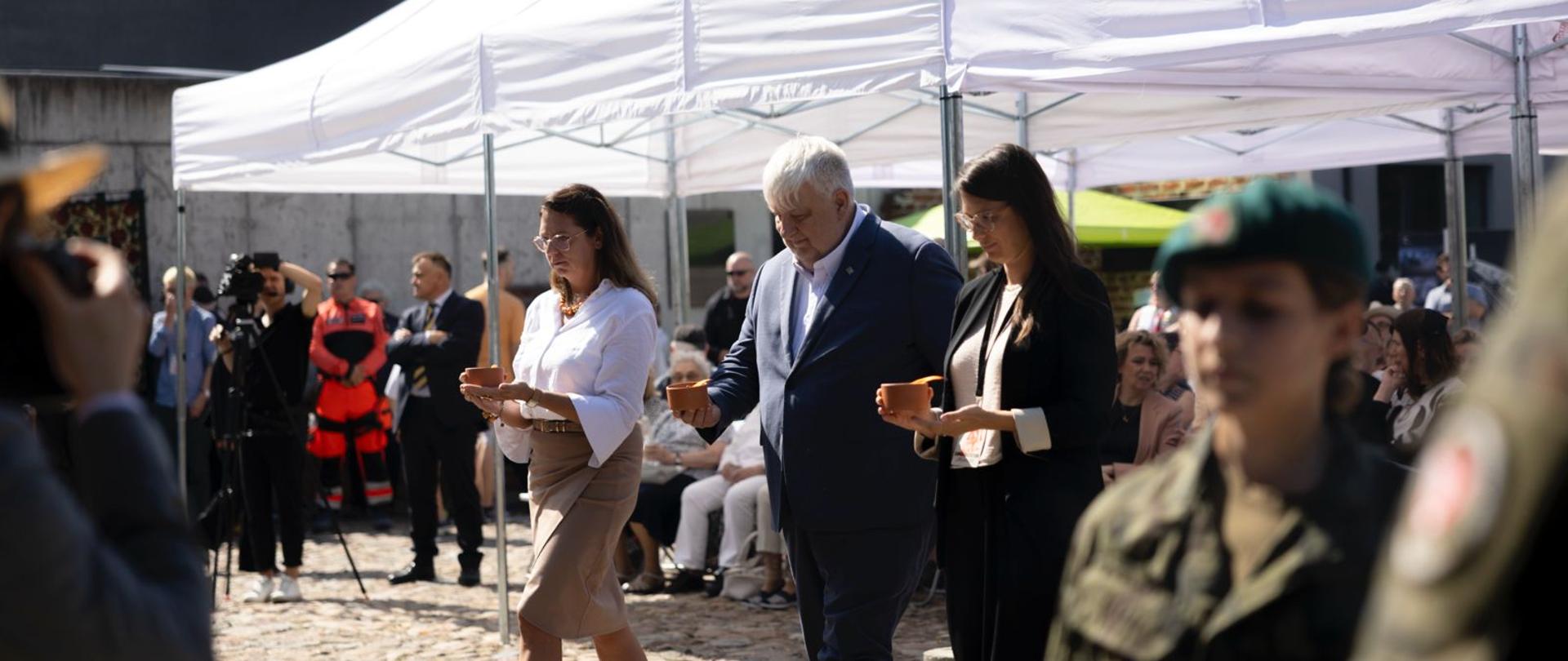 81. rocznica likwidacji Litzmannstadt Ghetto. Składanie zniczy pamięci 