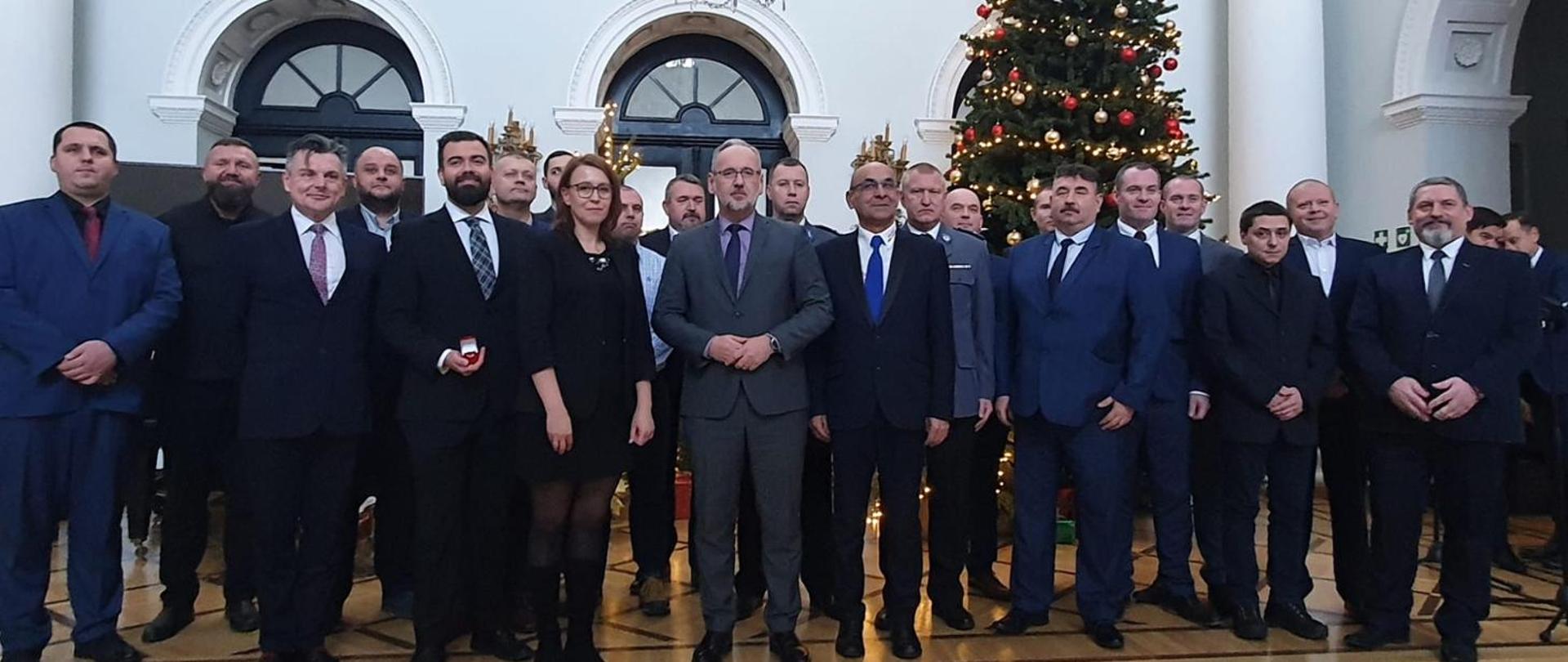 Minister zdrowia odznaczył honorowych dawców krwi