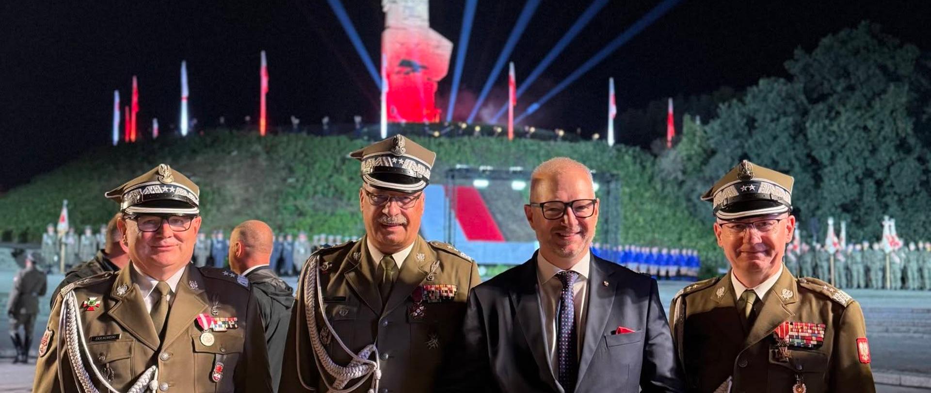 O świcie na Westerplatte. Wojewoda Radosław Król uczcił pamięć bohaterów