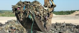 Czynności kontrolne WIOŚ w Katowicach potwierdzające nielegalne zakopywanie odpadów na terenie działalności firmy Truck Lider.