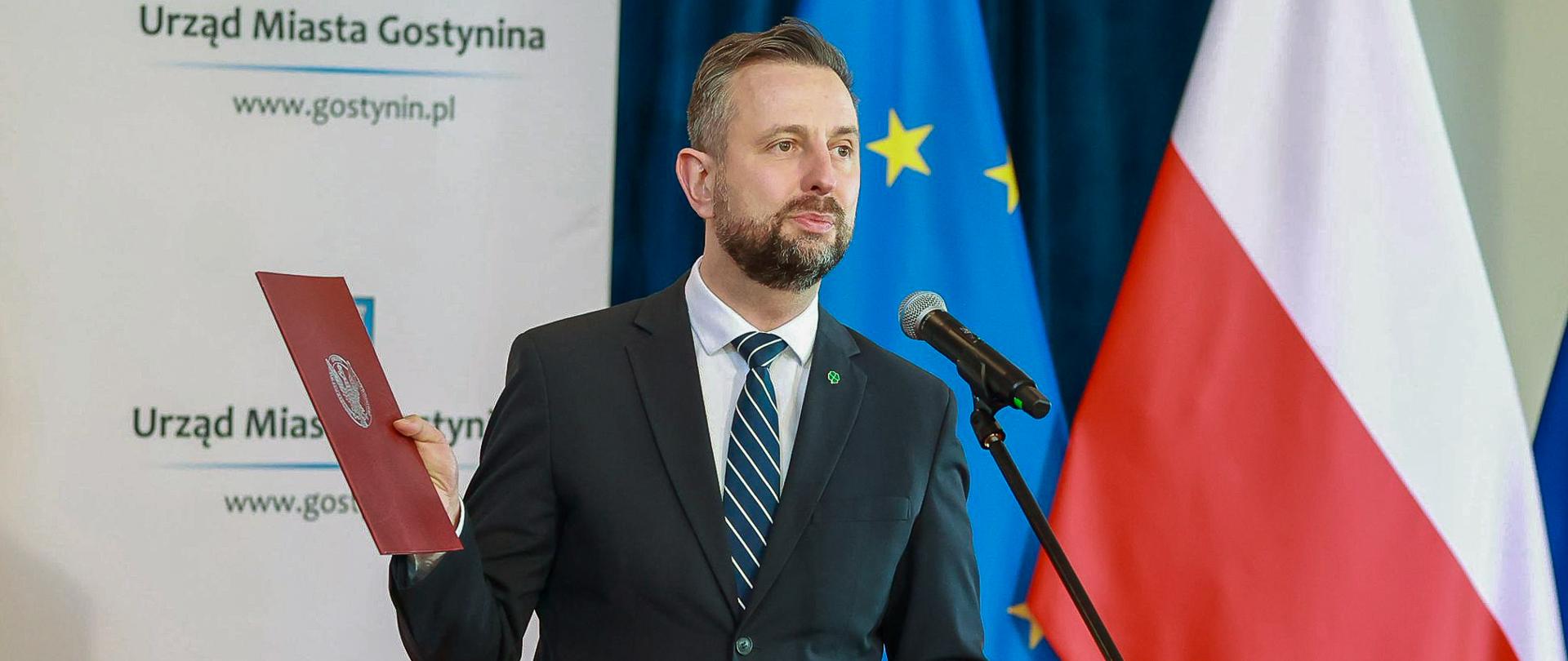 22 kwietnia 2026 r. w Gostyninie, Władysław Kosiniak-Kamysz wicepremier - minister obrony narodowej oraz Marcin Kierwiński minister spraw wewnętrznych i administracji wzięli udział w podpisaniu listu intencyjnego dot. współpracy w zakresie wspólnej realizacji zadań w zakresie bezpieczeństwa i obronności państwa na terenie Gostynina. Fot. Krzysztof Niedziela/MON