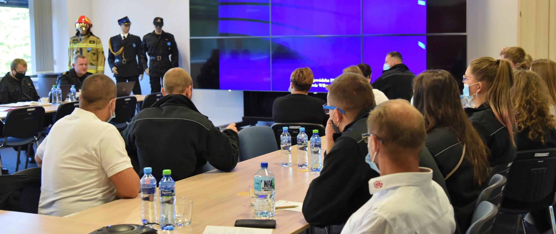 Przekierowanie numeru 998 do CPR – szkolenie Operatorów Numerów Alarmowych, widok na uczestników 