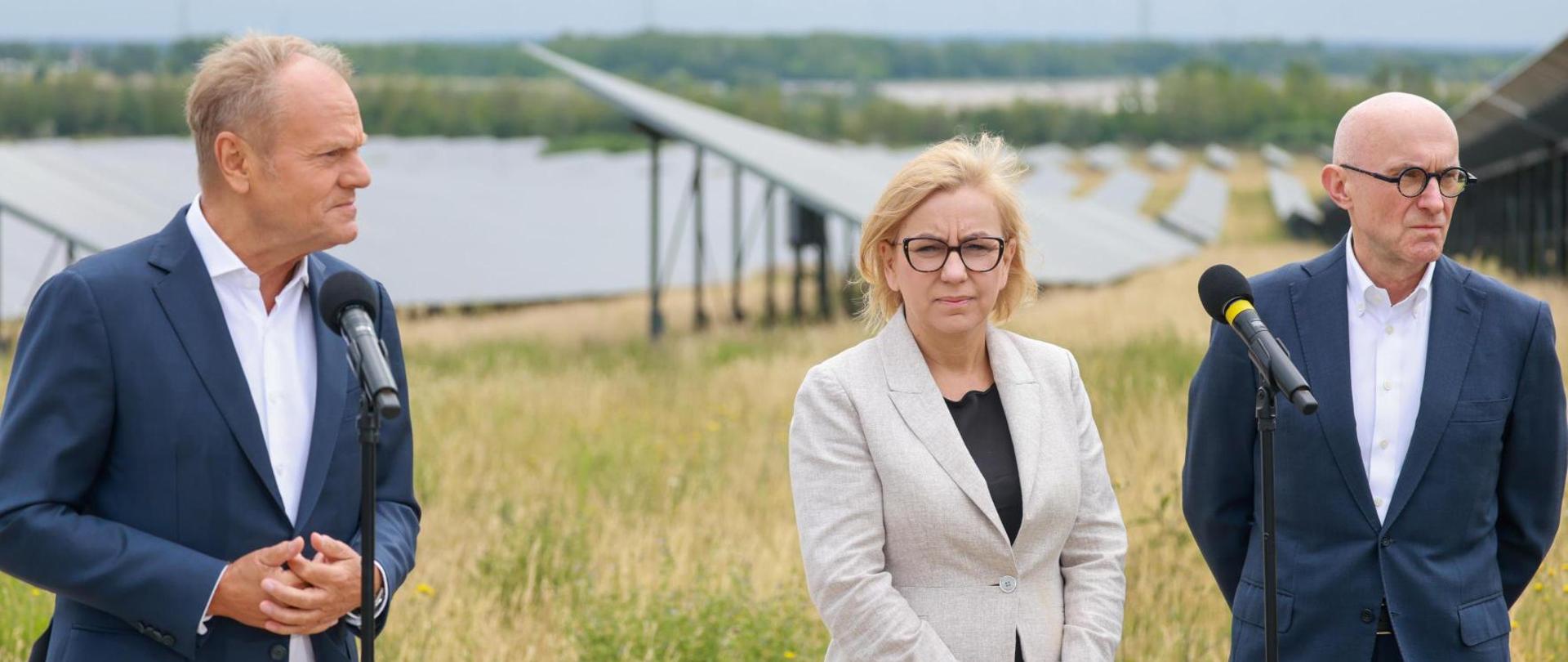 Premier Donald Tusk i ministra Paulina Hennig-Kloska
