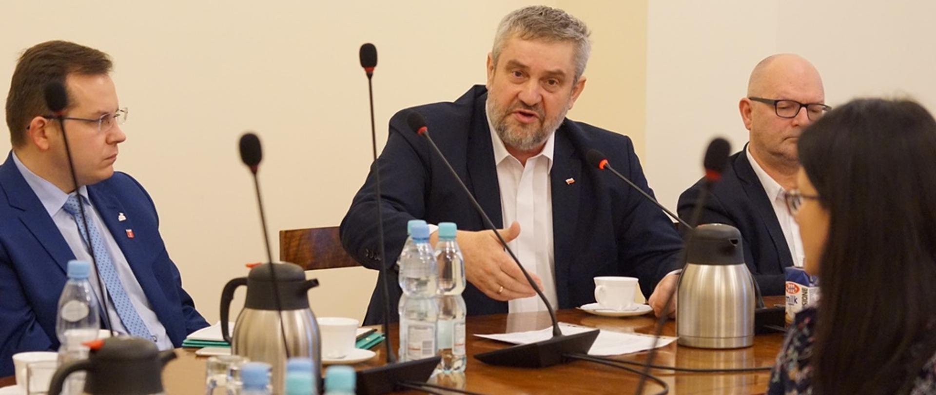 Minister J. K. Ardanowski podczas spotkania