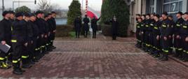 Na zdjęciu przemyscy strażacy podczas uroczystości pożarniczej z okazji Narodowego Święta Niepodległości.