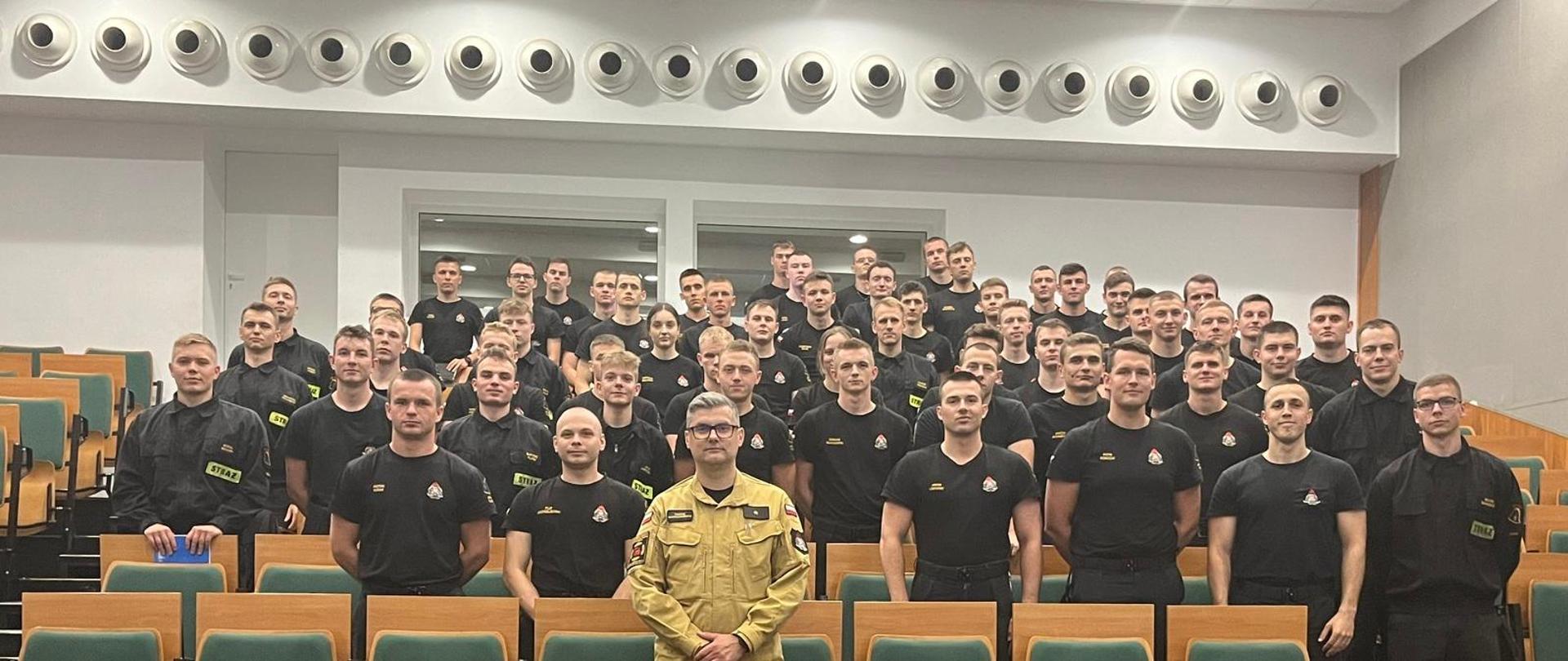 Zdjęcie grupowe strażaków