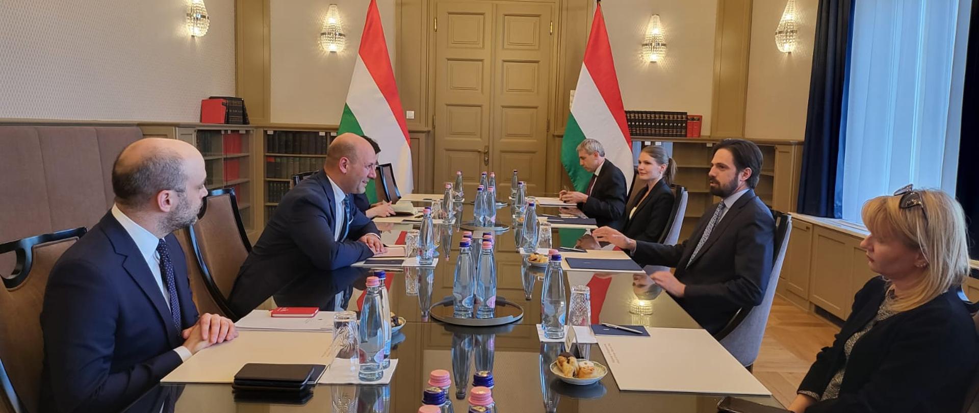 Deputy Foreign Ministers of Poland and Hungary Szymon Szynkowski vel Sęk and Levente Magyar 