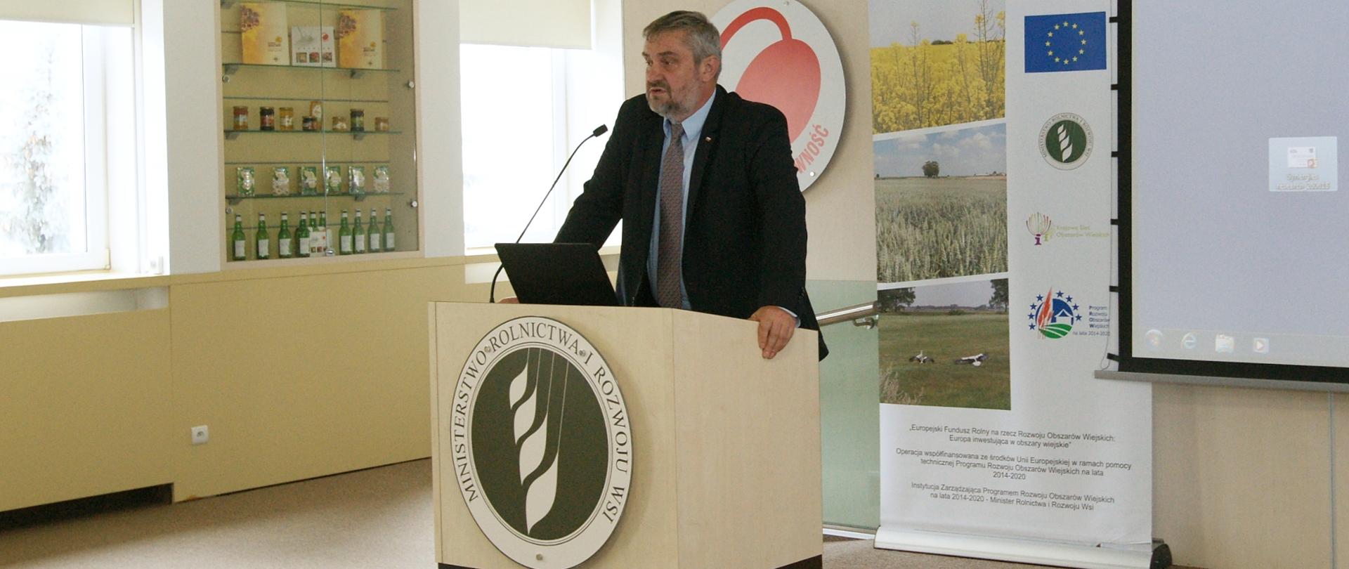 Min. Ardanowski podczas spotkania Grupy Roboczej ds. Systemów Transferu Wiedzy i Innowacji