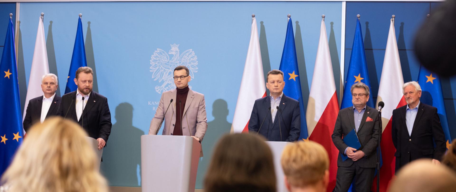 Konferencja prasowa na temat koronawirusa. 