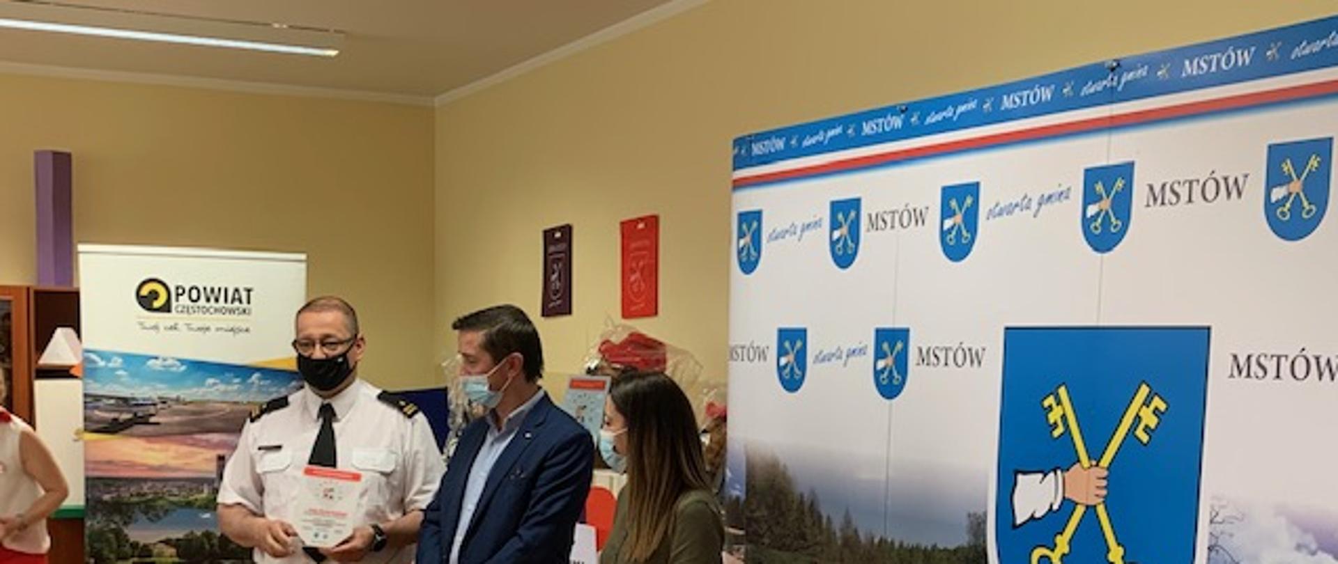 Zdjęcie przedstawia organizatorów turnieju Jestem Bezpieczny. 