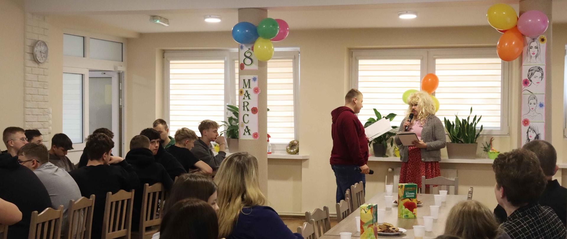 „Być kobietą, być kobietą…’’