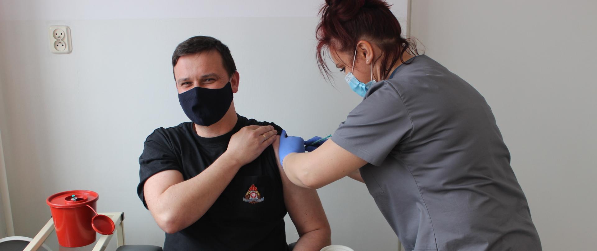 Kierownictwo KP PSP w Bielsku Podlaskim podczas szczepienia