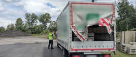 Miejsce kontroli za ciężkiego samochodu dostawczego, zatrzymanego przez patrol wielkopolskiej Inspekcji Transportu Drogowego/.