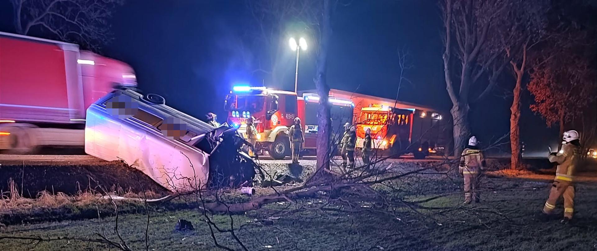 Wypadek samochodu dostawczego na krajowej 50.