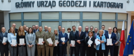  Zdjęcie przedstawia członków Państwowej Rady Geodezyjnej i Kartograficznej
