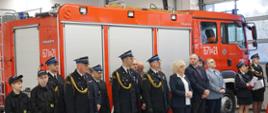 Uroczysty apel z okazji wręczenia promes Młodzieżowym Drużynom Pożarniczym z terenu powiatu węgrowskiego.