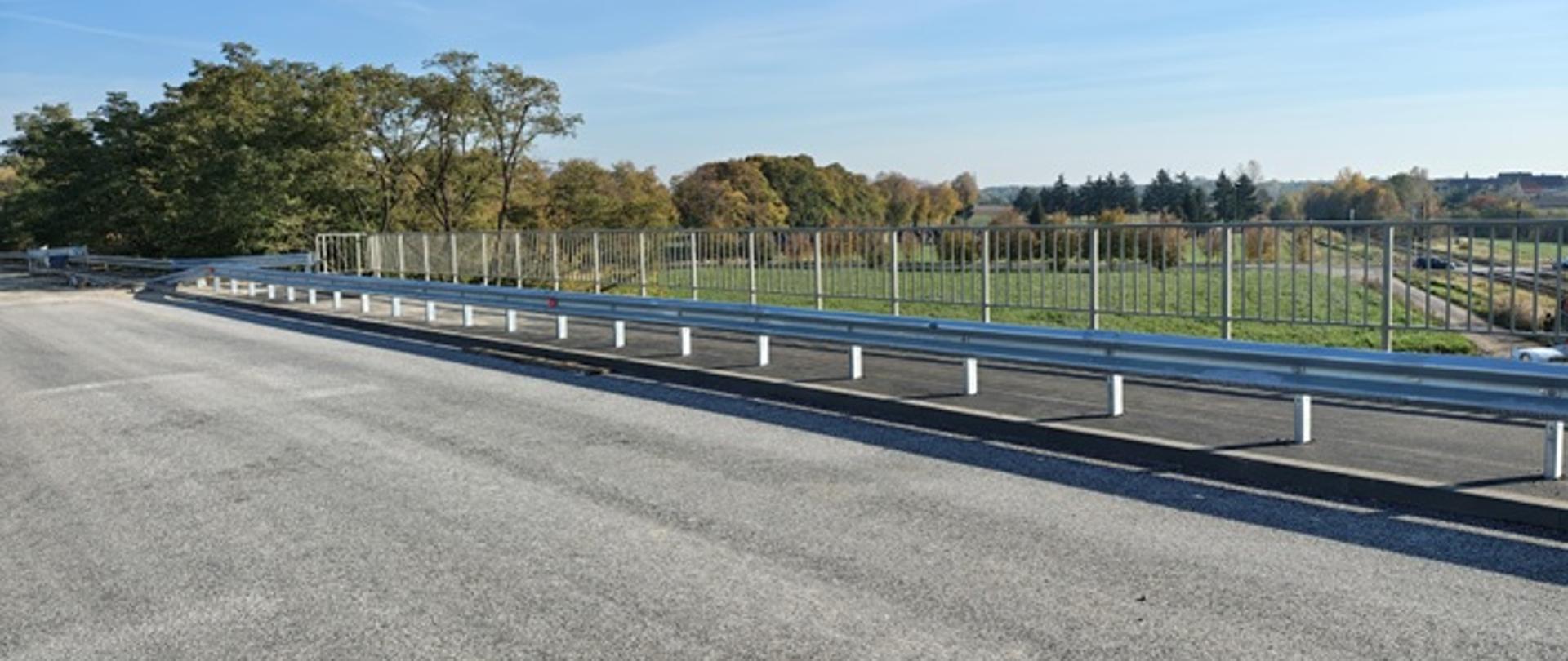 Honoratka wiadukt widok jezdni na wiadukcie