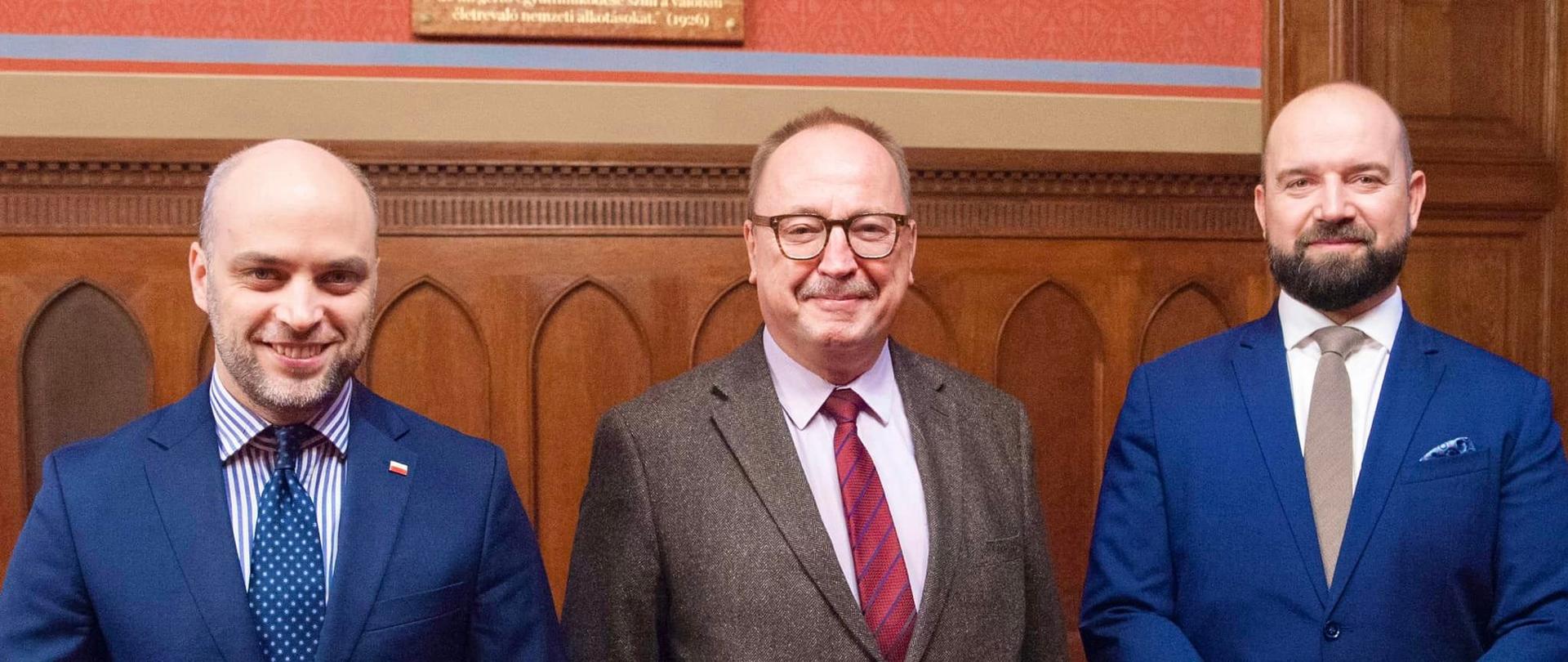 Sebastian Kęciek Lengyel Köztársaság budapesti nagykövete, Németh Zsolt, az Országgyűlés Külügyi Bizottsága elnöke, Tibor Bial Cseh Köztársaség budapesti nagykövete