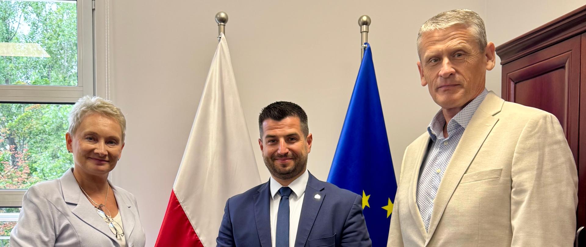 Podpisanie aktu notarialnego nieodpłatnego przekazania nieruchomości w Mińsku Mazowieckim