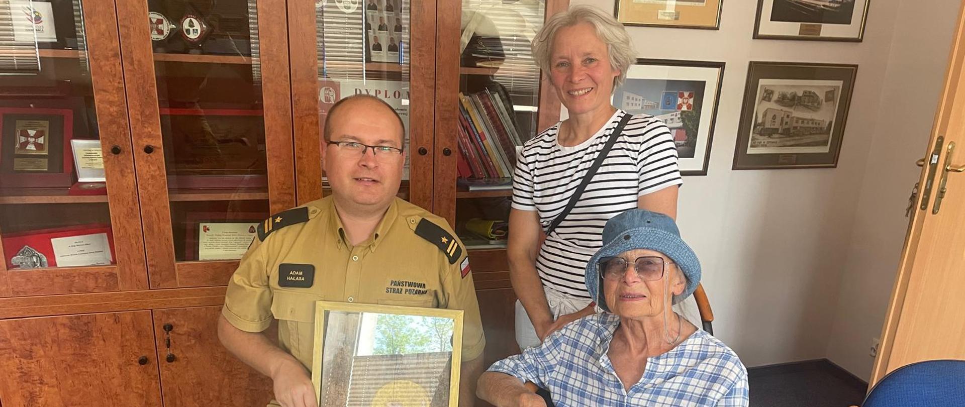 Obraz z wizerunkiem św. Floriana autorstwa Janiny Stefanowicz-Schmidt i Magdaleny Schmidt-Góry.