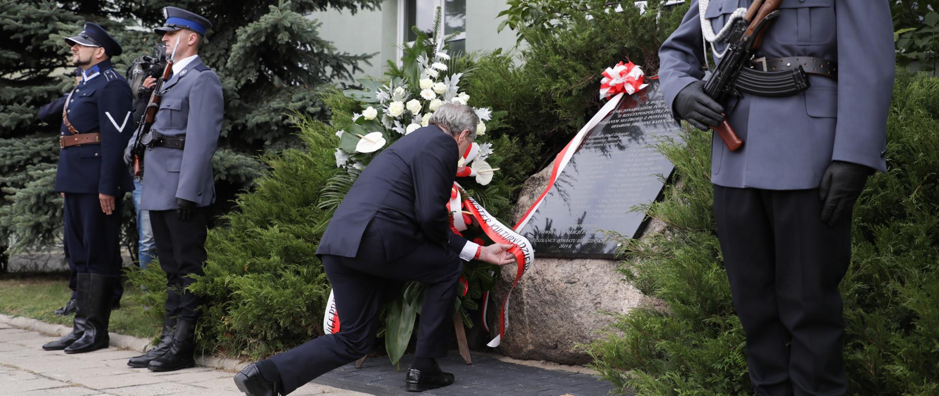 Uroczystości odsłonięcia tablicy upamiętniającej 34 brzezińskich funkcjonariuszy policji II RP – ofiar Zbrodni Katyńskiej, fot Danuta Matloch