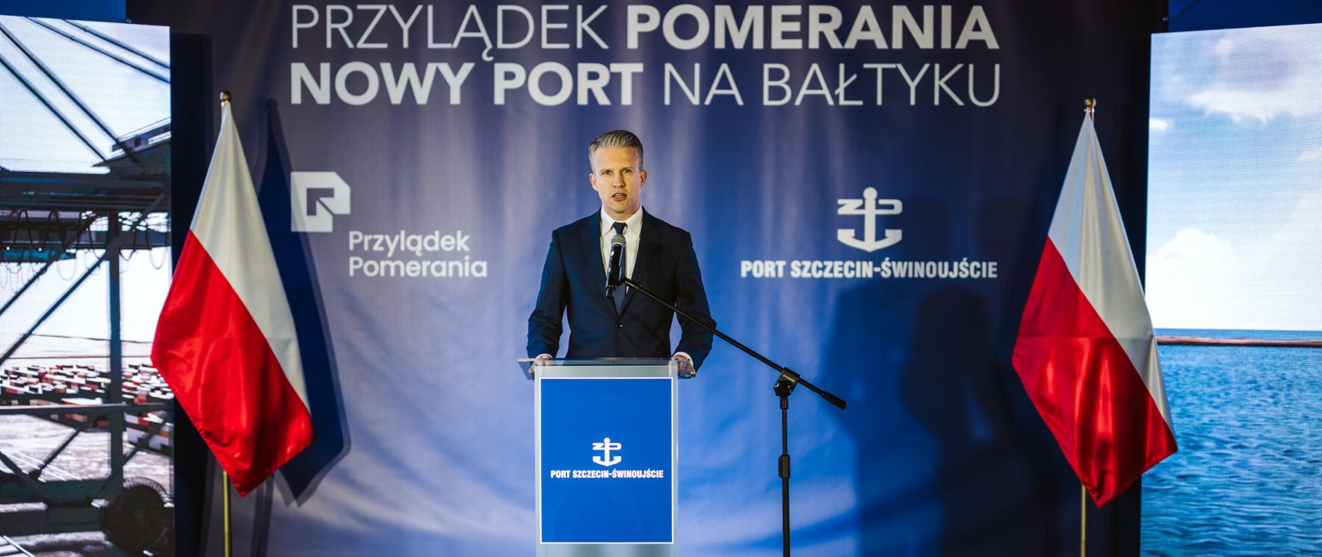 Wiceminister infrastruktury Arkadiusz Marchewka w trakcie wypowiedzi