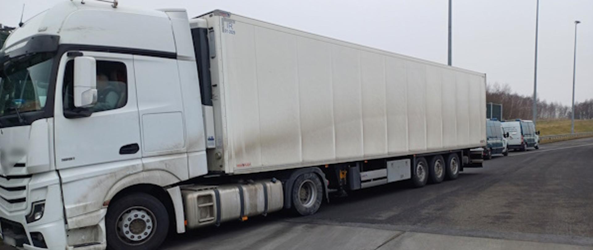 pojazd ciężarowy zatrzymany do kontroli