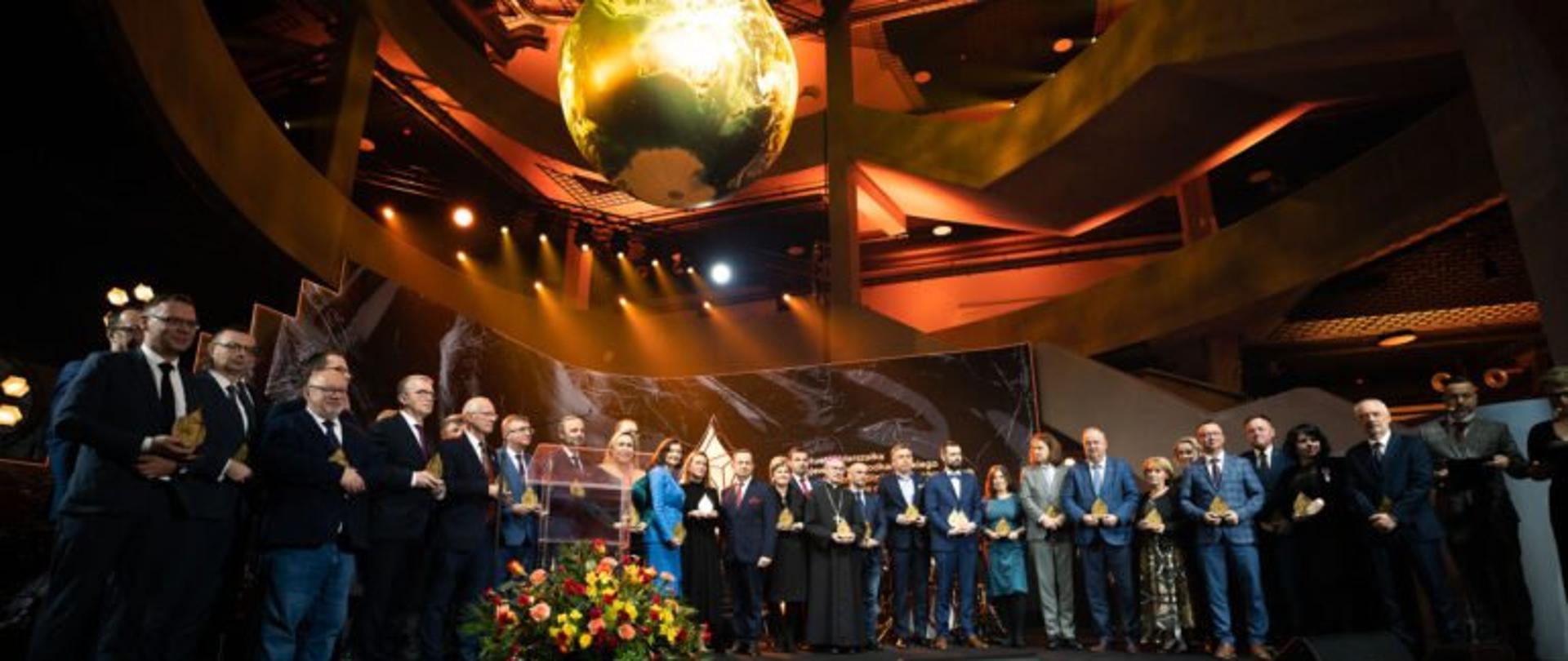 Uczestnicy uroczystego otwarcia Podkarpackiego Centrum Nauki „Łukasiewicz” 