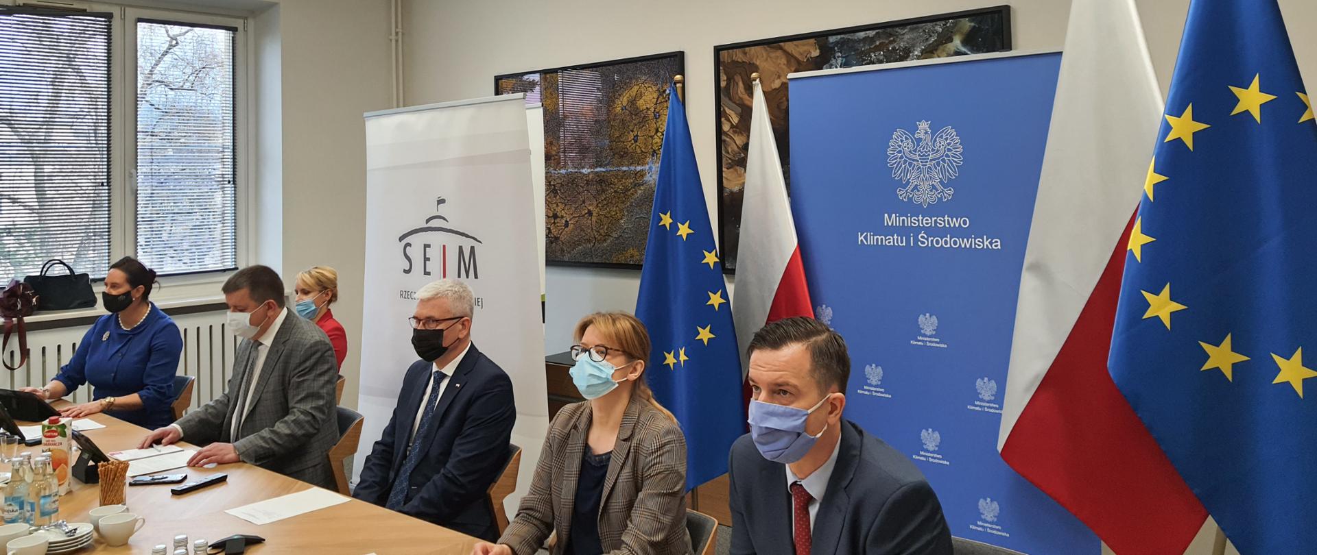 Uczestnicy posiedzenia Parlamentarnego Zespołu ds. Energetyki Jądrowej