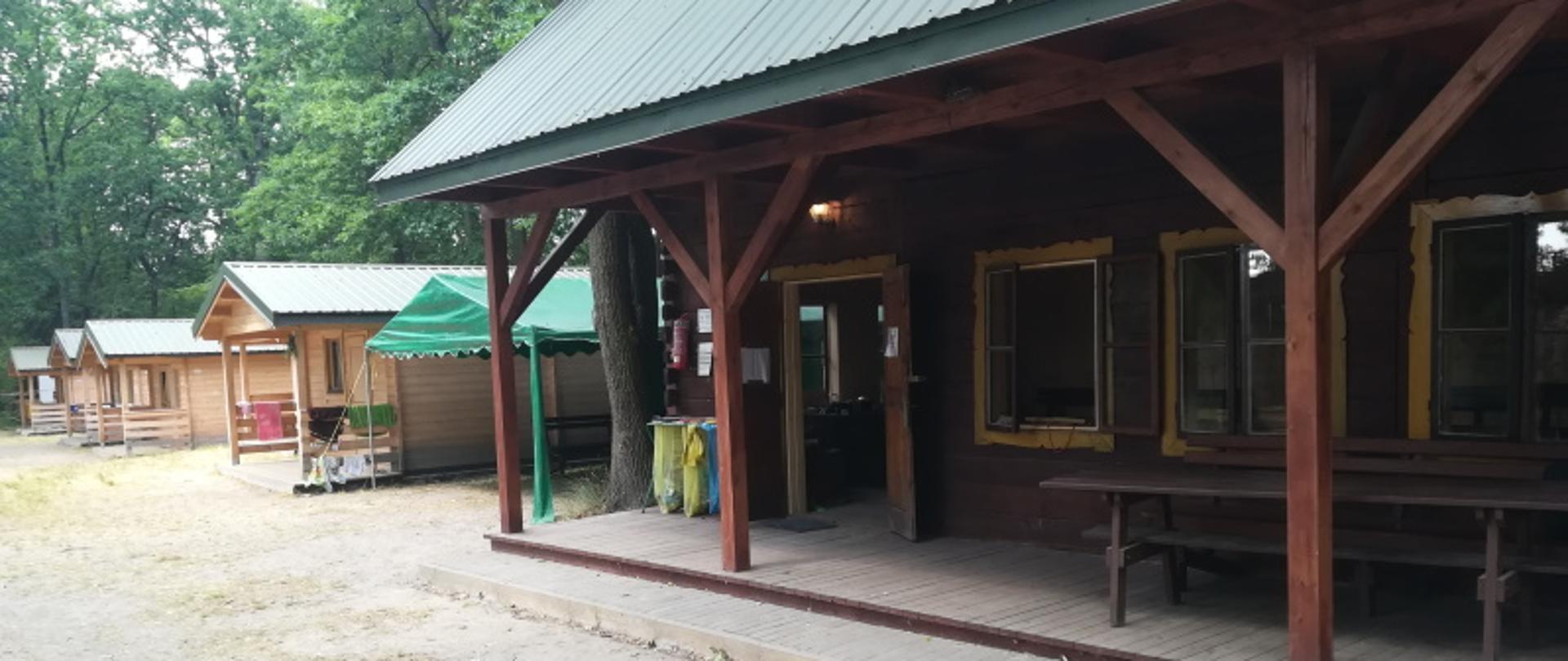 Domki letniskowe w Ośrodku Szkoleniowo-Wypoczynkowy ZHP „Na Kopcu” w Zaklikowie