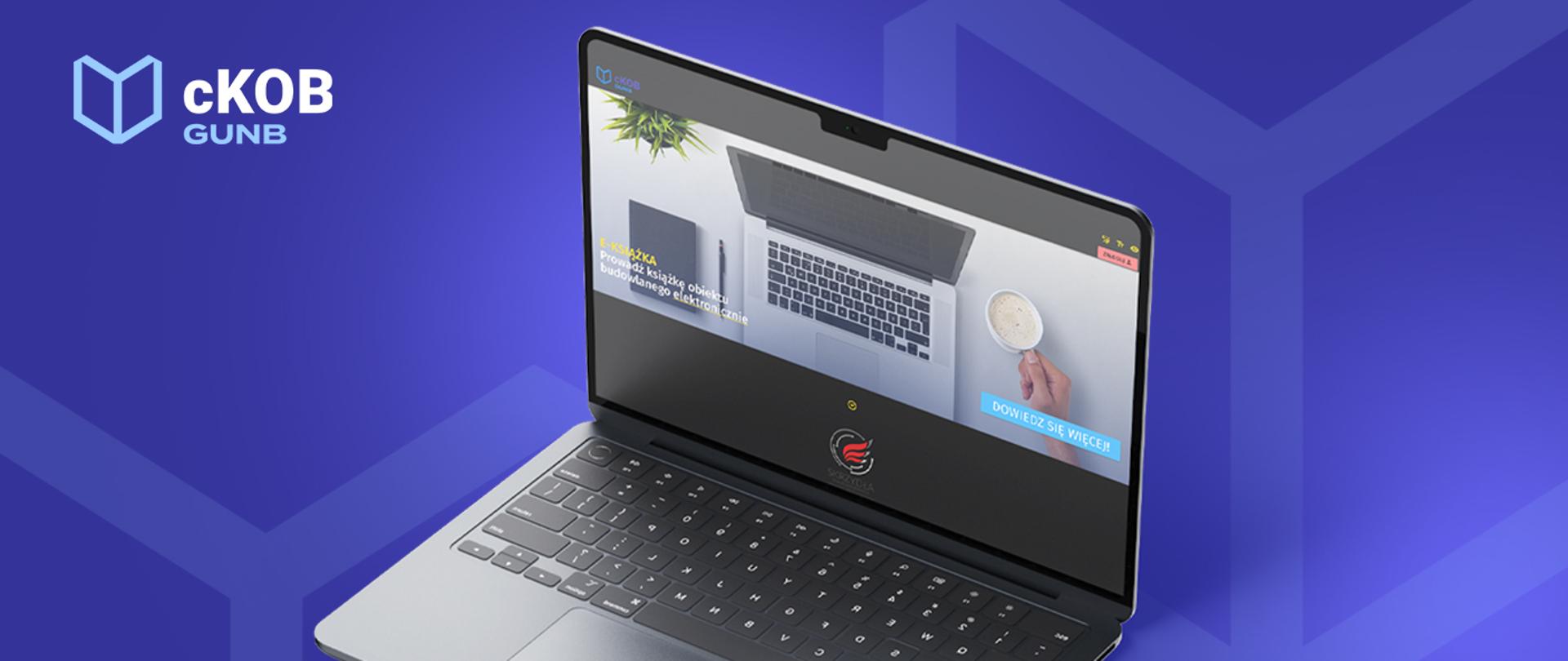 Grafika promocyjna c-KOB GUNB z laptopem prezentującym ekran systemu Cyfrowej Książki Obiektu Budowlanego na niebieskim tle