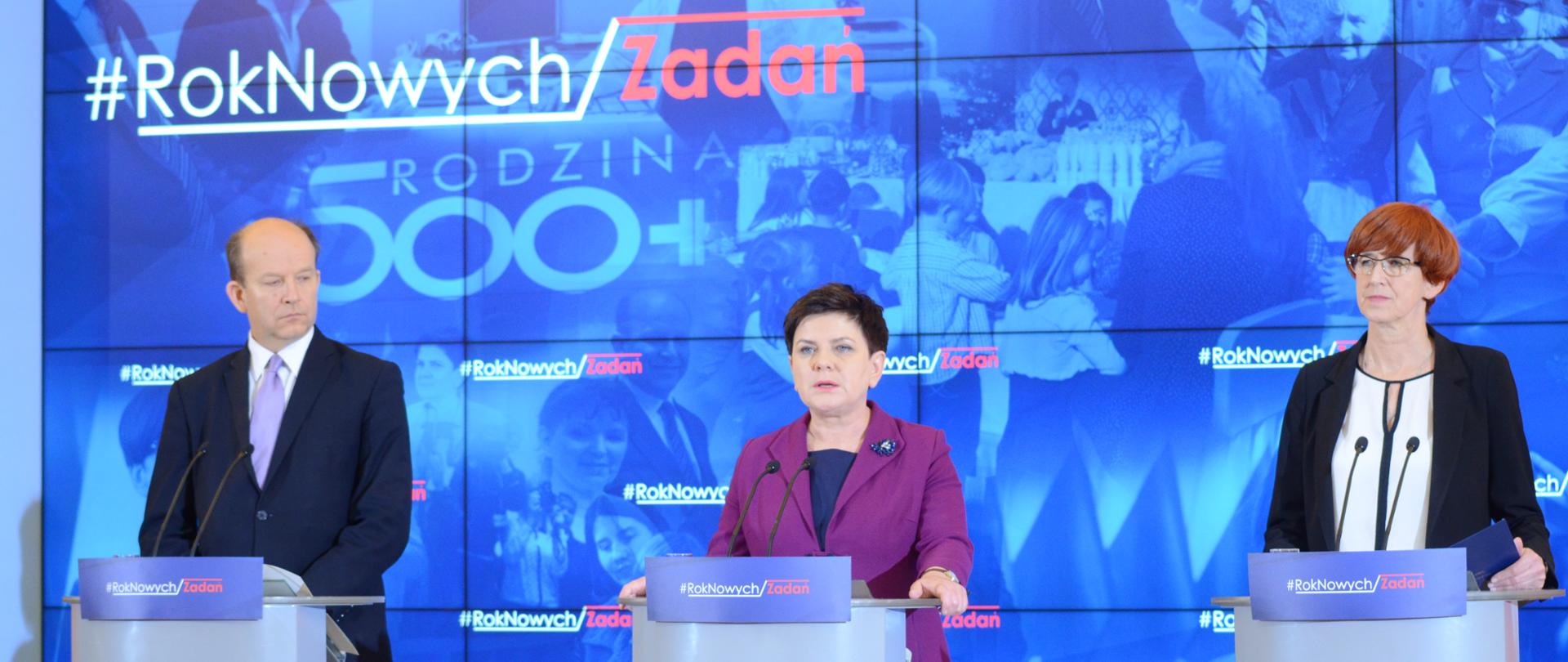 Konferencja prasowa w Kancelarii Prezesa Rady Ministrów. Przy mównicach stoją: Premier RP Beata Szydło, minister rodziny Elżbieta Rafalska, minister zdrowia Konstanty Radziwiłł.