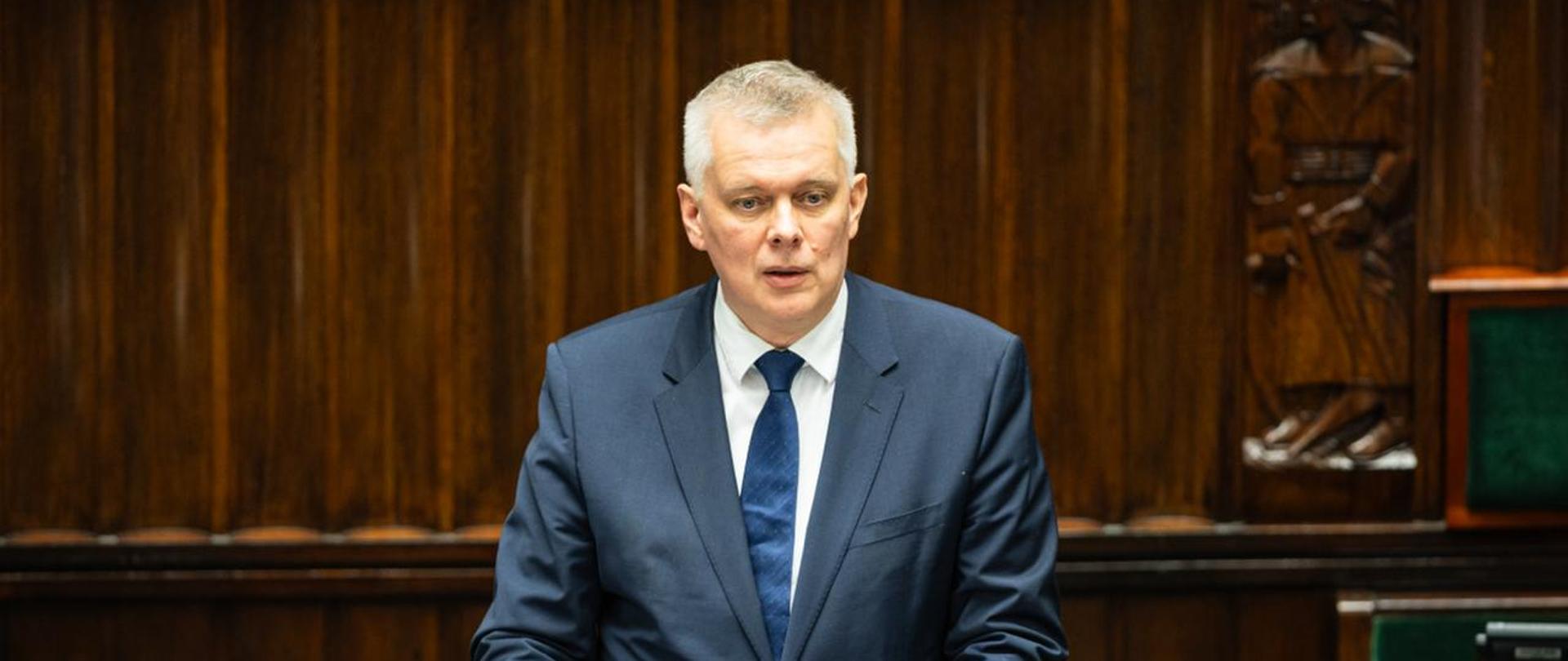 Minister Tomasz Siemoniak presented the draft Act on the coordination of anti-corruption measures and the abolition of the Central Anti-Corruption Bureau in the Sejm of the Republic of Poland
