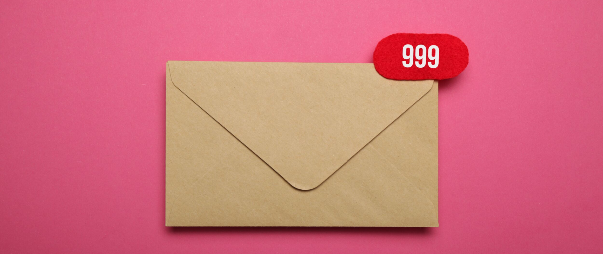 Koperta z liczbą 999 w rogu.