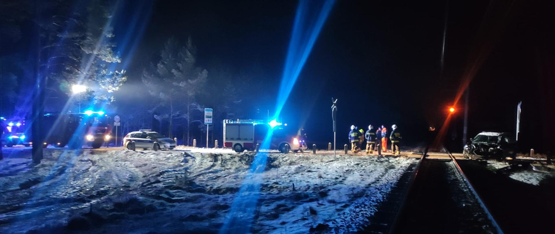 Na miejsce zdarzenia zadysponowano zastępy z JRG Złotów oraz Ochotniczych Straży Pożarnych z terenu powiatu złotowskiego jak również ze względu na lokalizacje JRG i OSP z terenu powiatu pilskiego