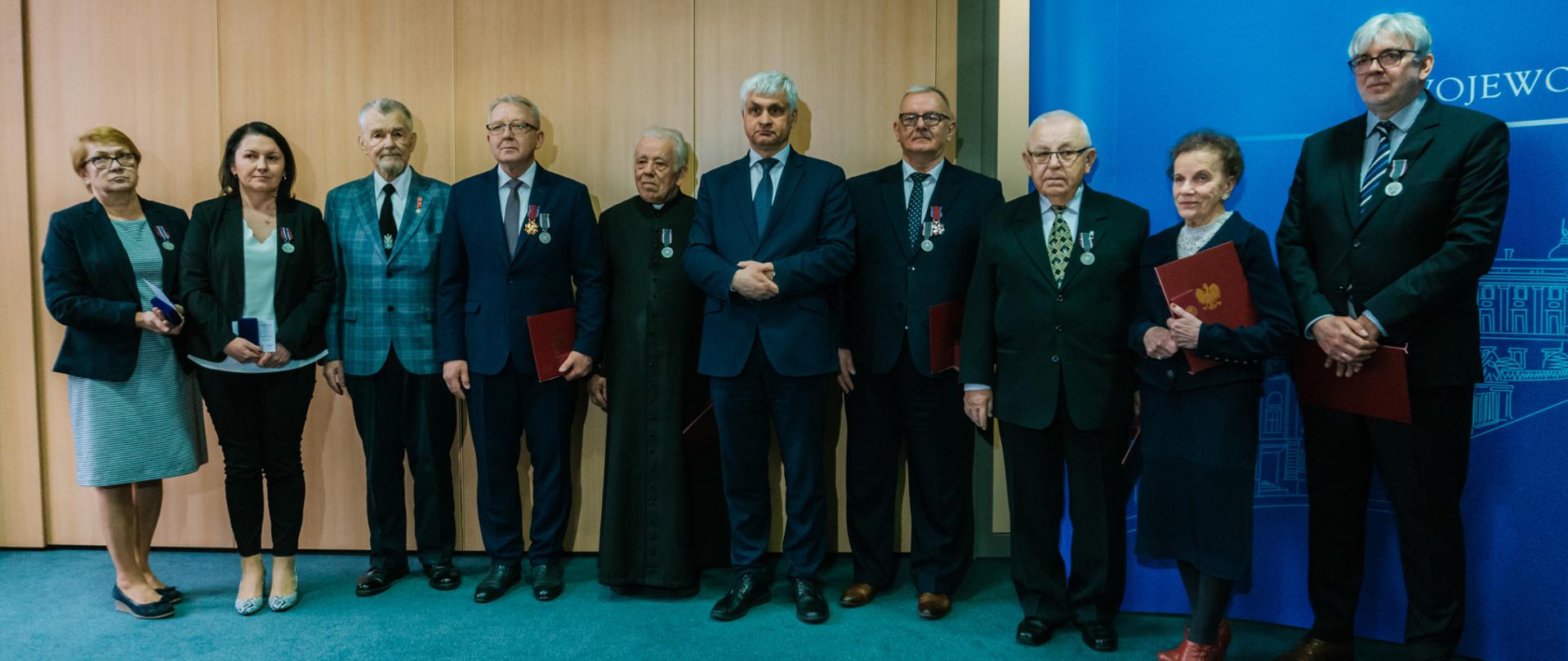 Odznaczenia osób zasłużonych dla Ojczyzny 