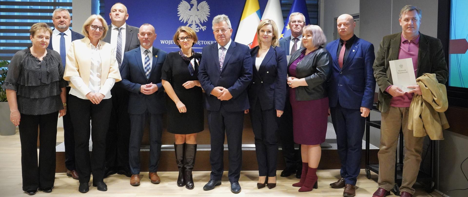 Podpisanie umów z samorządami.